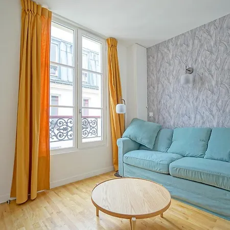 Beautiful Bright Near The Marais Paris