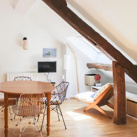 Beautiful Bright Near The Marais Apartment *