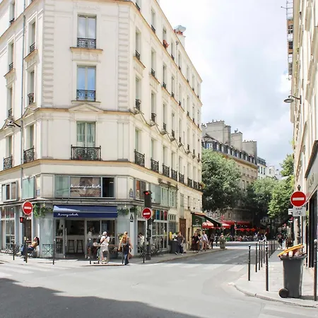 Beautiful Bright Near The Marais Paris