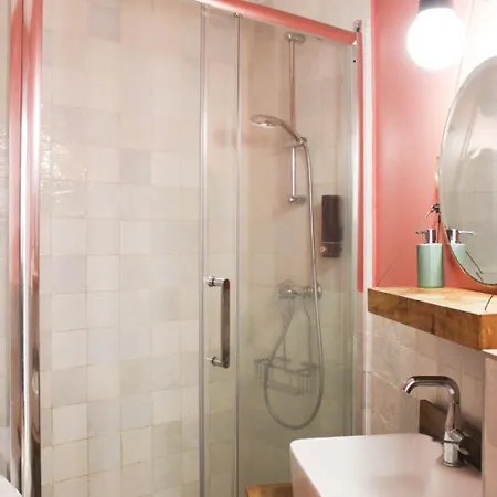 Apartment Bright Just Steps From The Marais