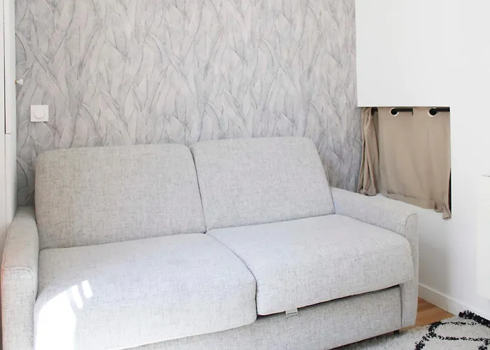 Bright Just Steps From The Marais Apartment *